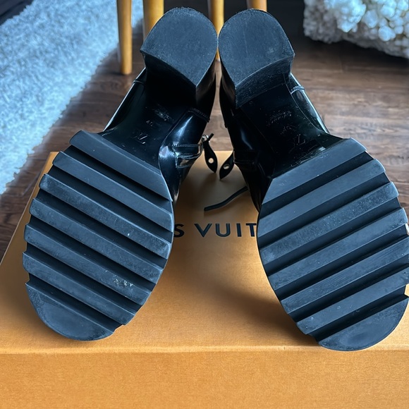 Authentic Louis Vuitton woman’s boots - Picture 9 of 13